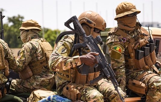 Mali : attaque terroriste, mort du ministre de la Défense et montée en puissance d’Assimi Goïta