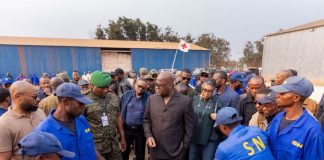 RDC – Kinshasa : la militarisation de l’assainissement par le Service National, un gâchis économique pour pallier la défaillance de la gouvernance